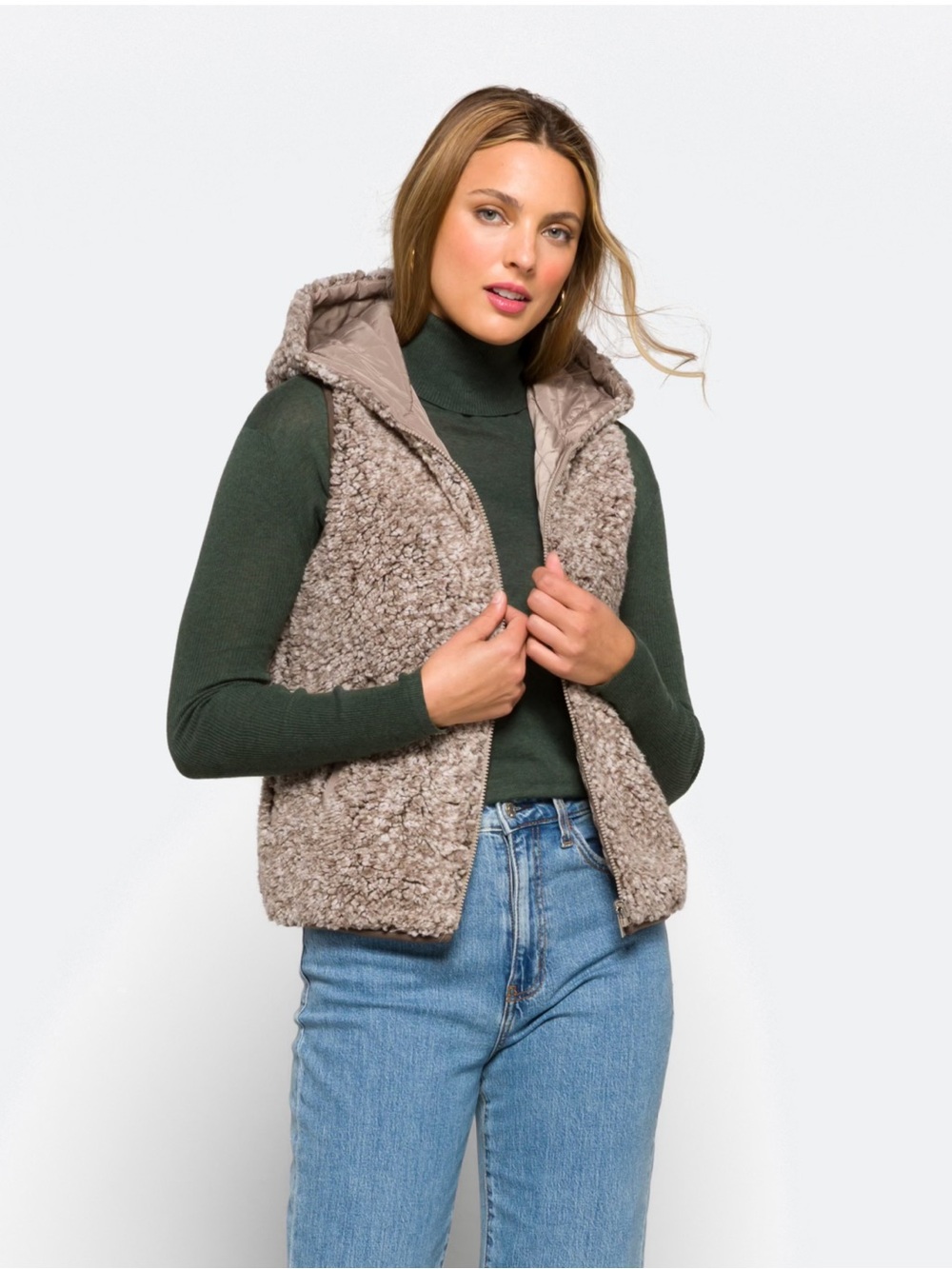 COFFEESHOP Reversible Wubby Vest in Taupe